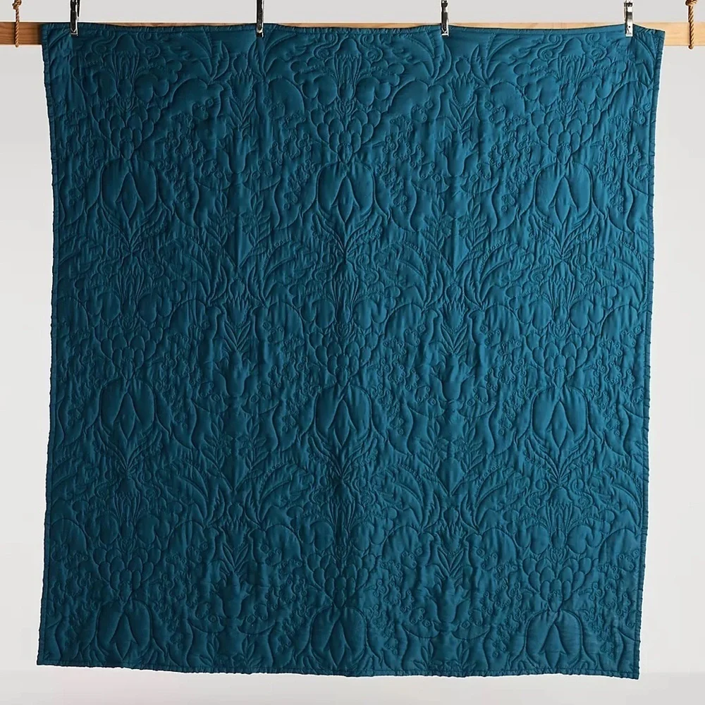 Anthropologie Embroidered Tatiana Quilt Size Full NWT